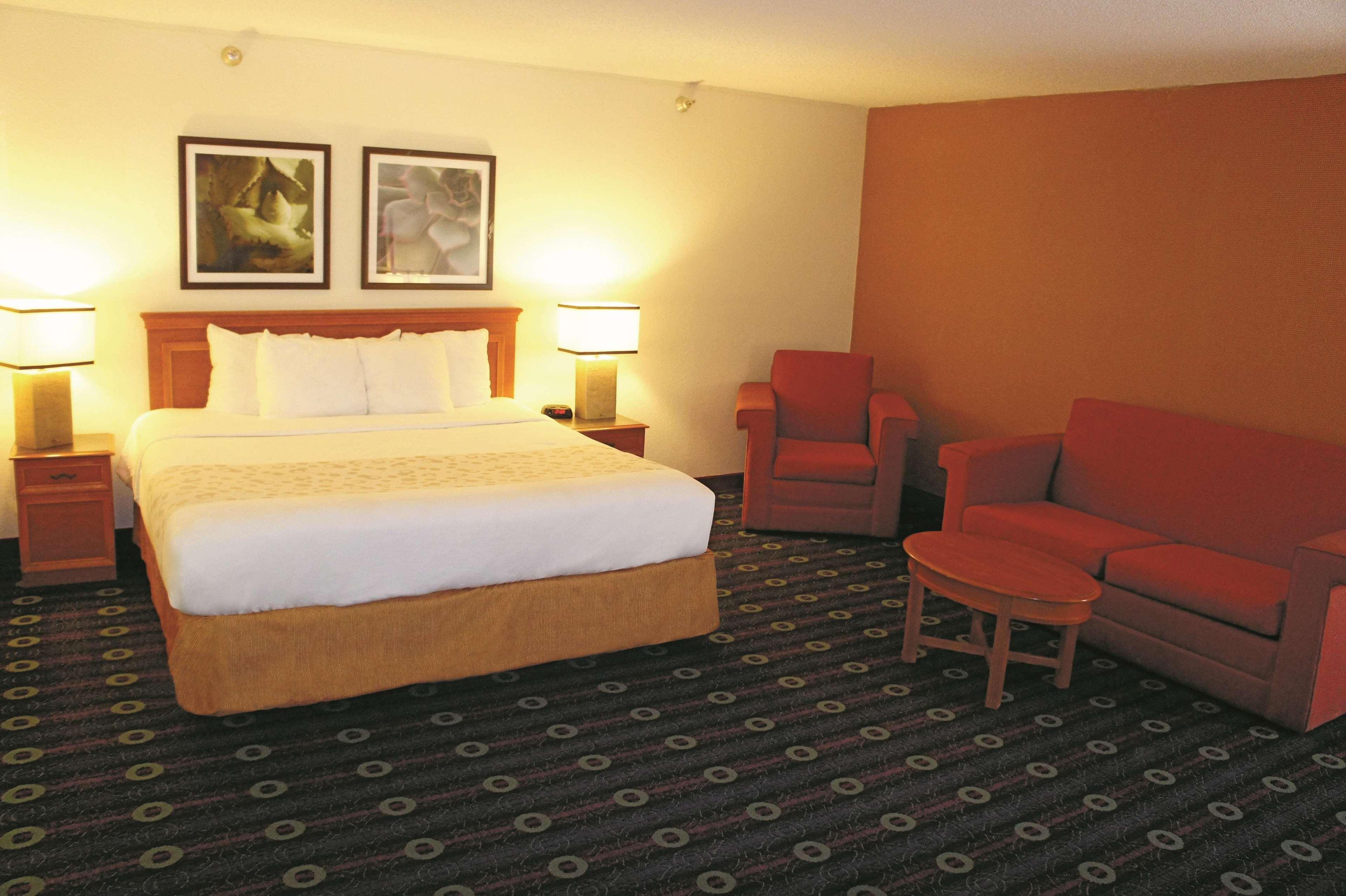 La Quinta By Wyndham Kansas City North 3* North Kansas City